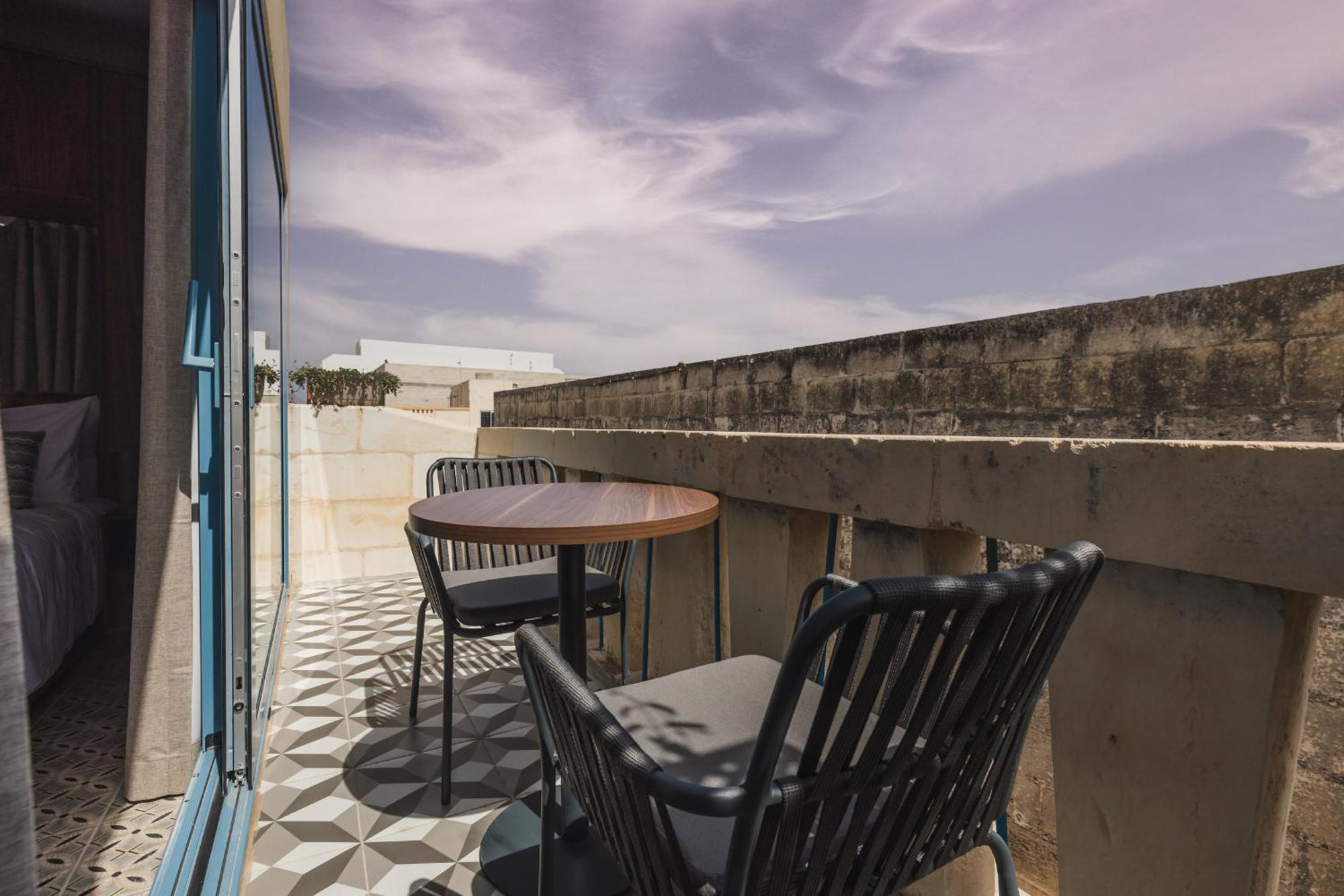 Iz-Zebbuga The Penthouse Royal 8 Hotel Exterior photo
